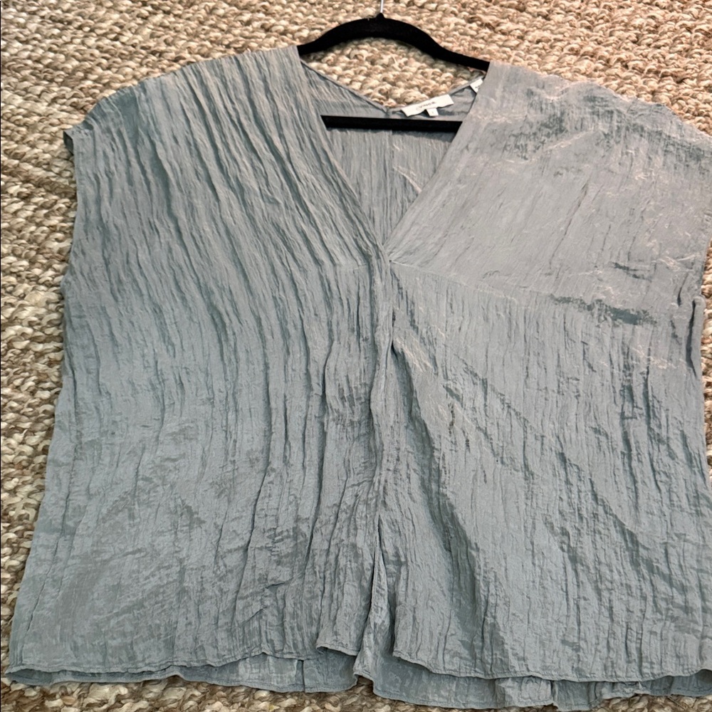 Vince V-Neck Blouse - Light green
